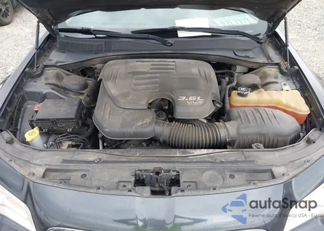 2015 Chrysler 300 Limited z USA, uszkodzony, nr VIN 2C3CCAAG2FH760672